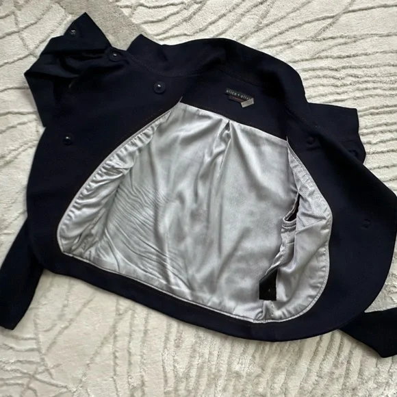 Alice + Olivia cropped navy jacket with bow tie. Size S - Picture 5 of 12